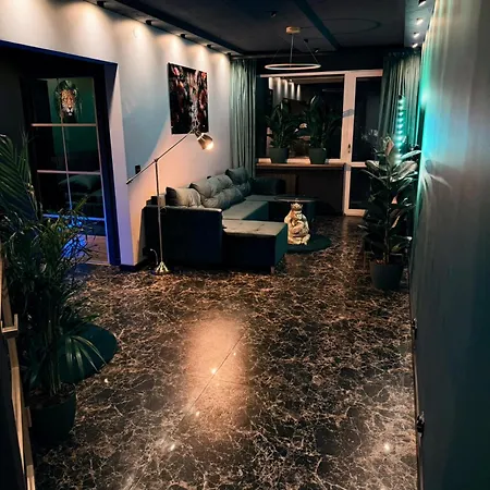Jacuzzi Jungle Apartament *