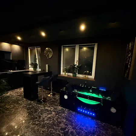 Jacuzzi Jungle Apartament